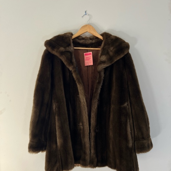 Vintage Faux Fur Coat - Picture 6 of 6